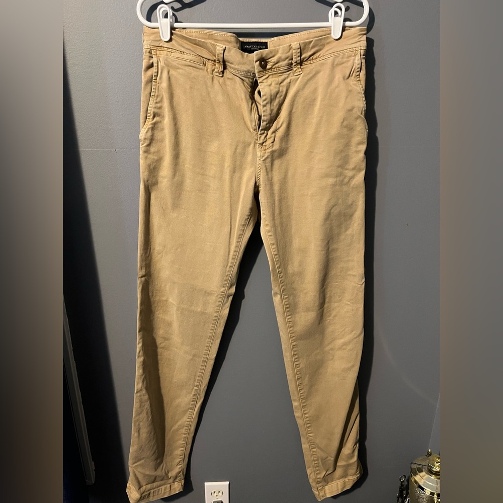 32x36 American Eagle Khakis Extreme Flex
